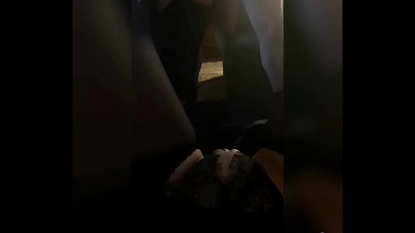 Hot MJM. Күйөөсү аялынын көзүнчө сүйлөшкөн кызын трахает. Аялынын киски ным болуп калат, анын ыплас фантазиялары тим эле башын айлантат